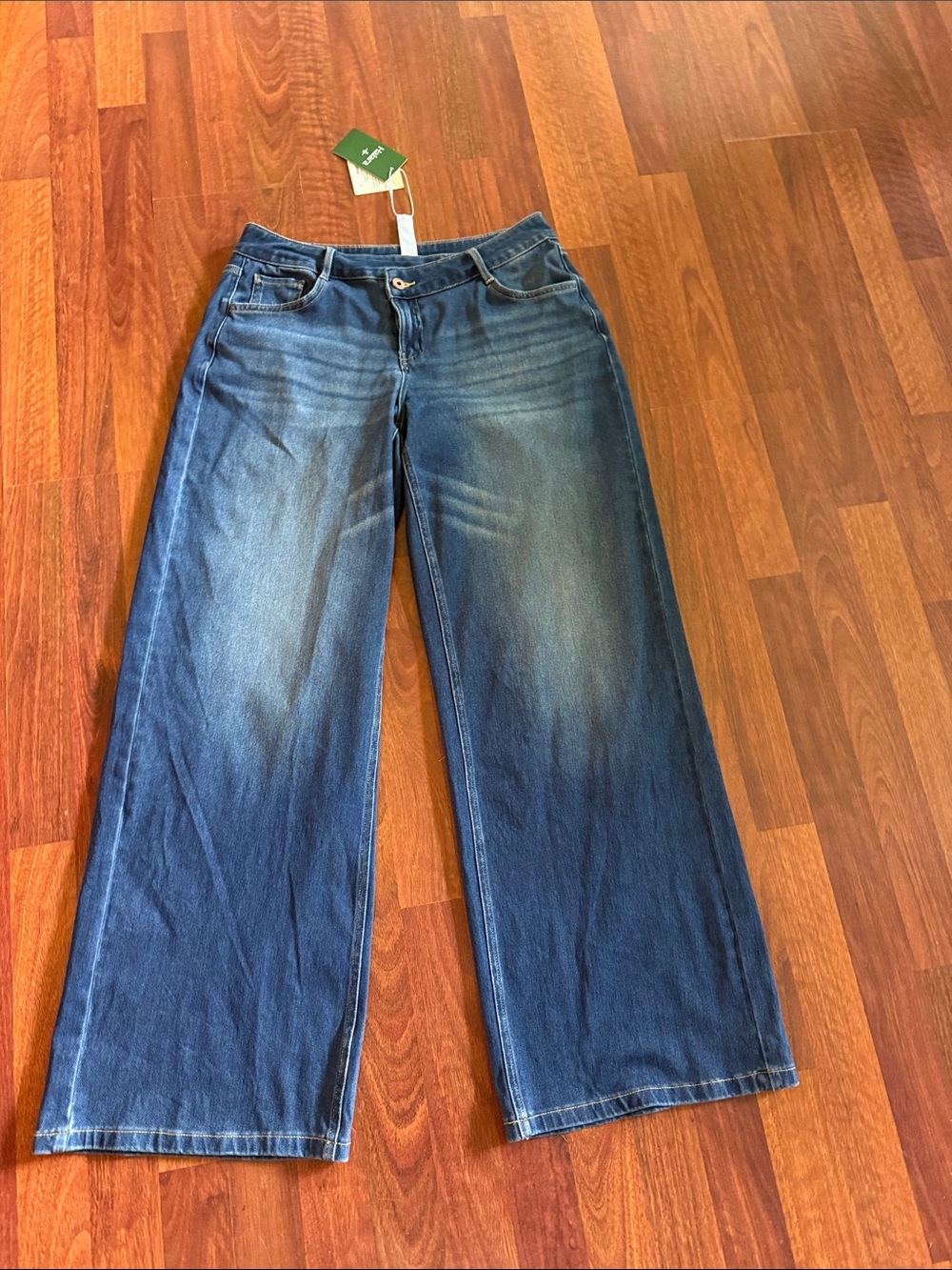 NWT Halara Wide Leg Asymmetrical Women  Jeans - M Tall